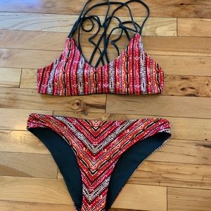 Reversible strappy bikini set
